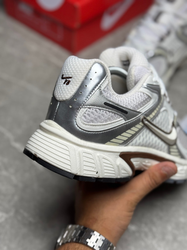 کتونی مردانه رانینگ Nike V5 RNR رنگ موکا