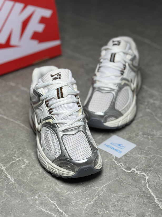 کتونی مردانه رانینگ Nike V5 RNR رنگ موکا