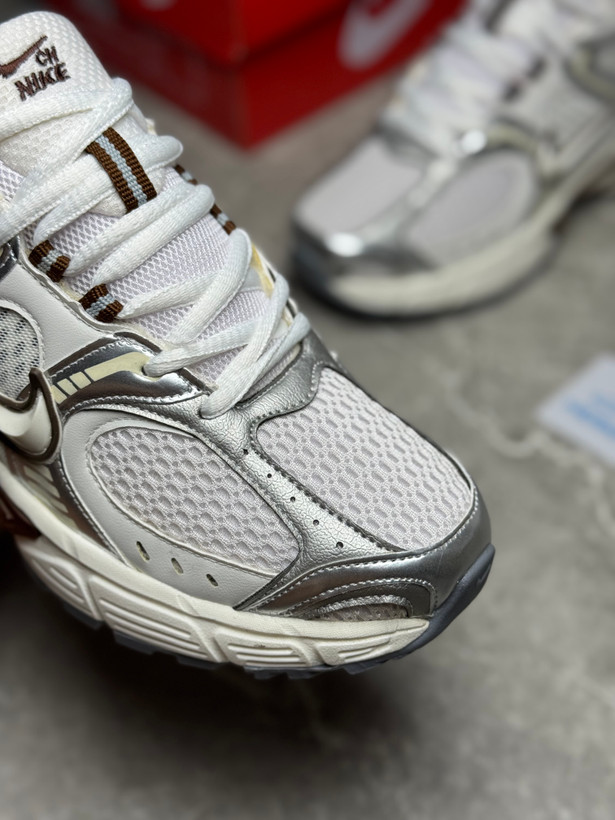 کتونی مردانه رانینگ Nike V5 RNR رنگ موکا