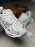 کفش مردانه Balenciaga Runner رنگ سفید طوسی