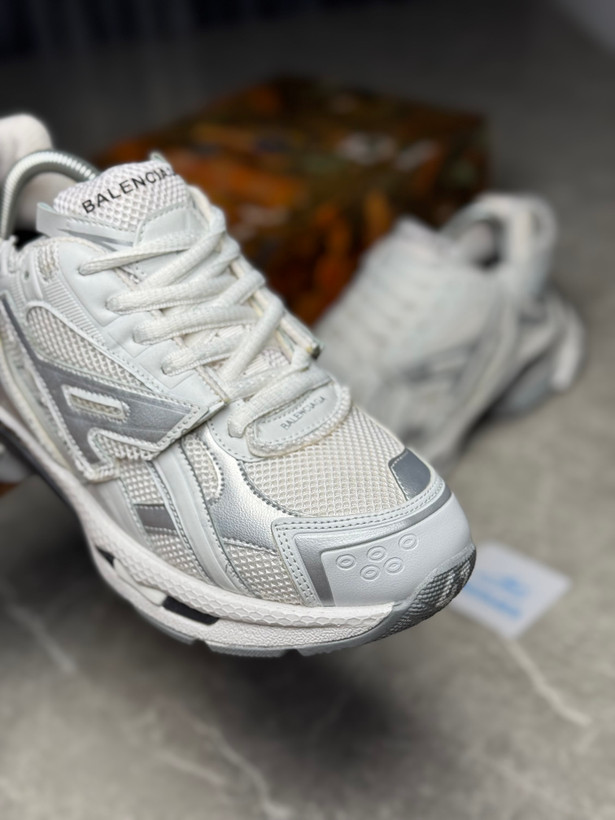 کفش مردانه Balenciaga Runner رنگ سفید طوسی