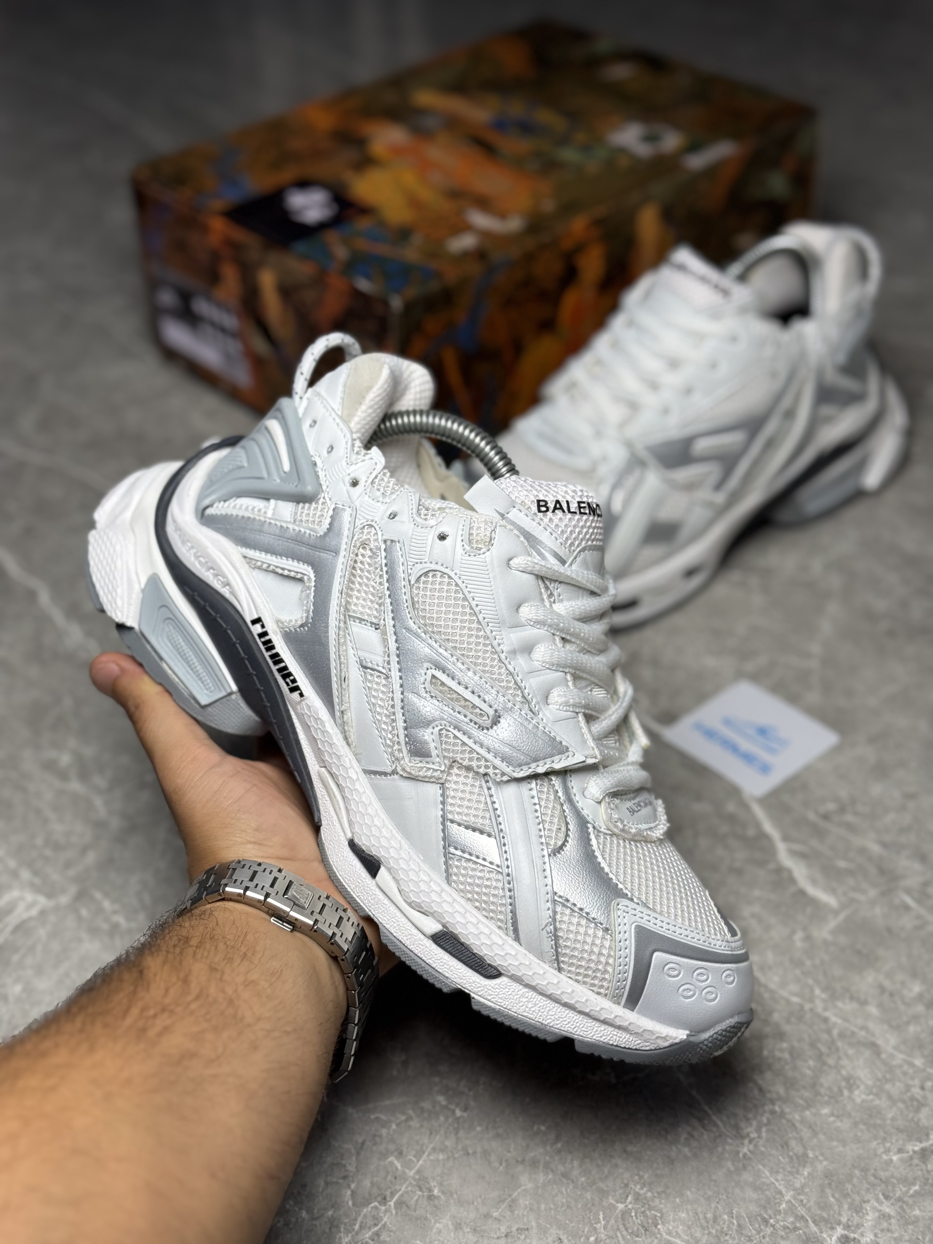 کفش مردانه Balenciaga Runner رنگ سفید طوسی