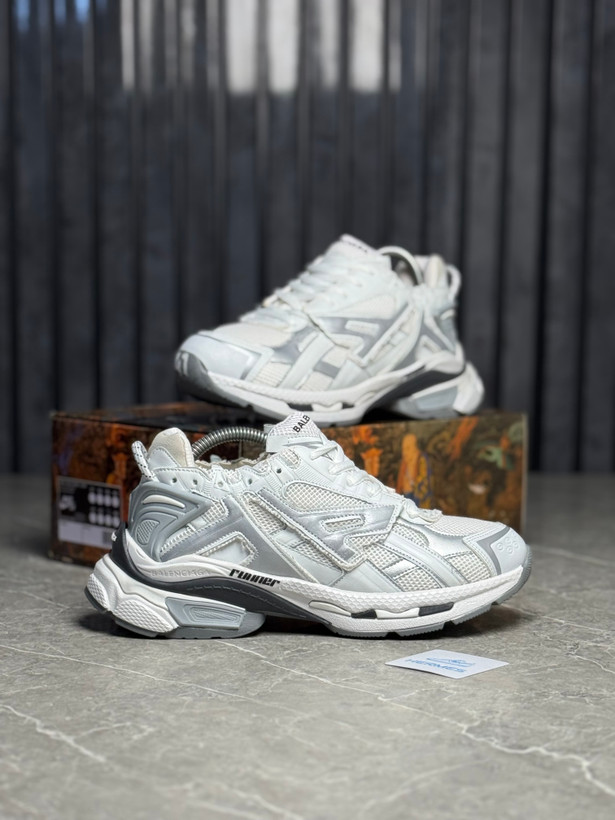 کفش مردانه Balenciaga Runner رنگ سفید طوسی