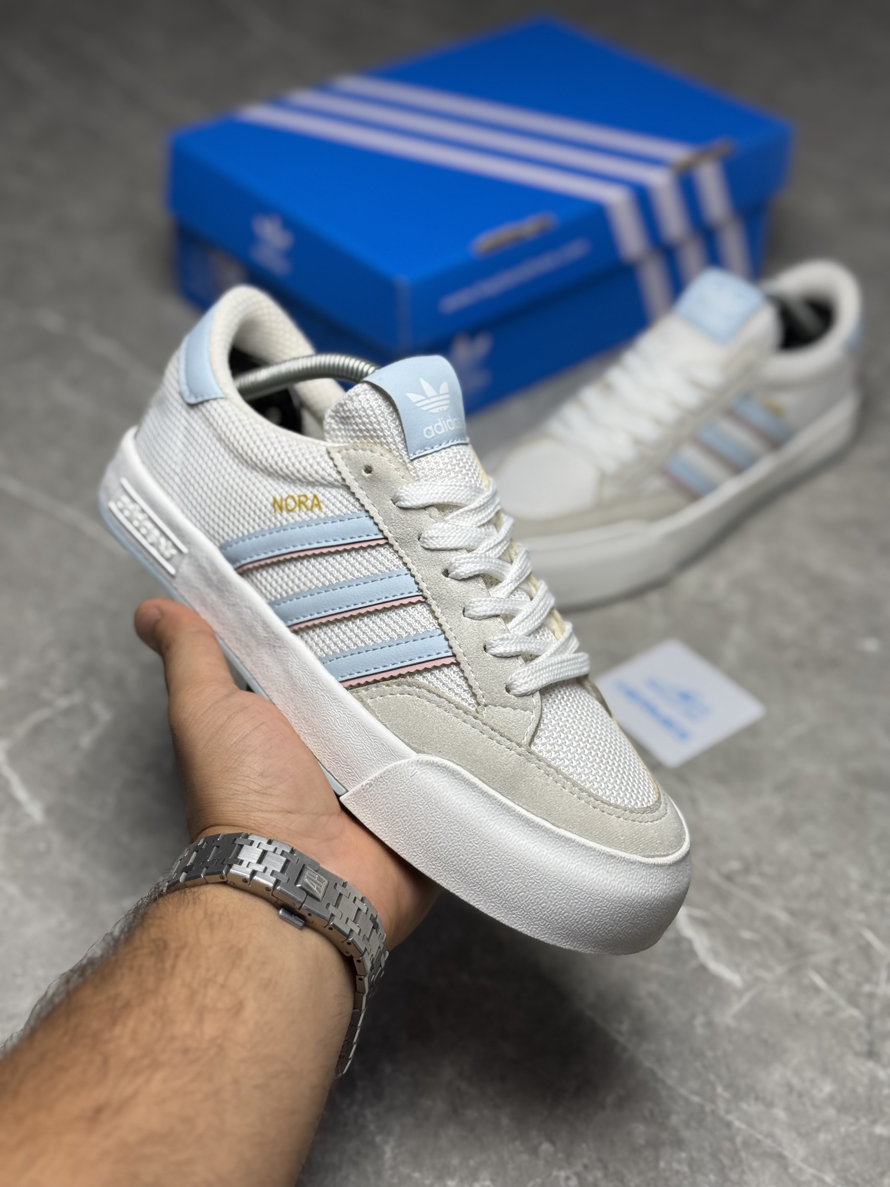 کفش زنانه ونس Adidas Nora رنگ سفید آبی صورتی