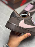 کفش زنانه نایک جردن Travis Scott mocha pinkرنگ قهوه ای صورتی