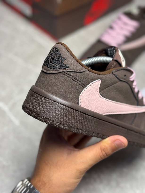 کفش زنانه نایک جردن Travis Scott mocha pinkرنگ قهوه ای صورتی