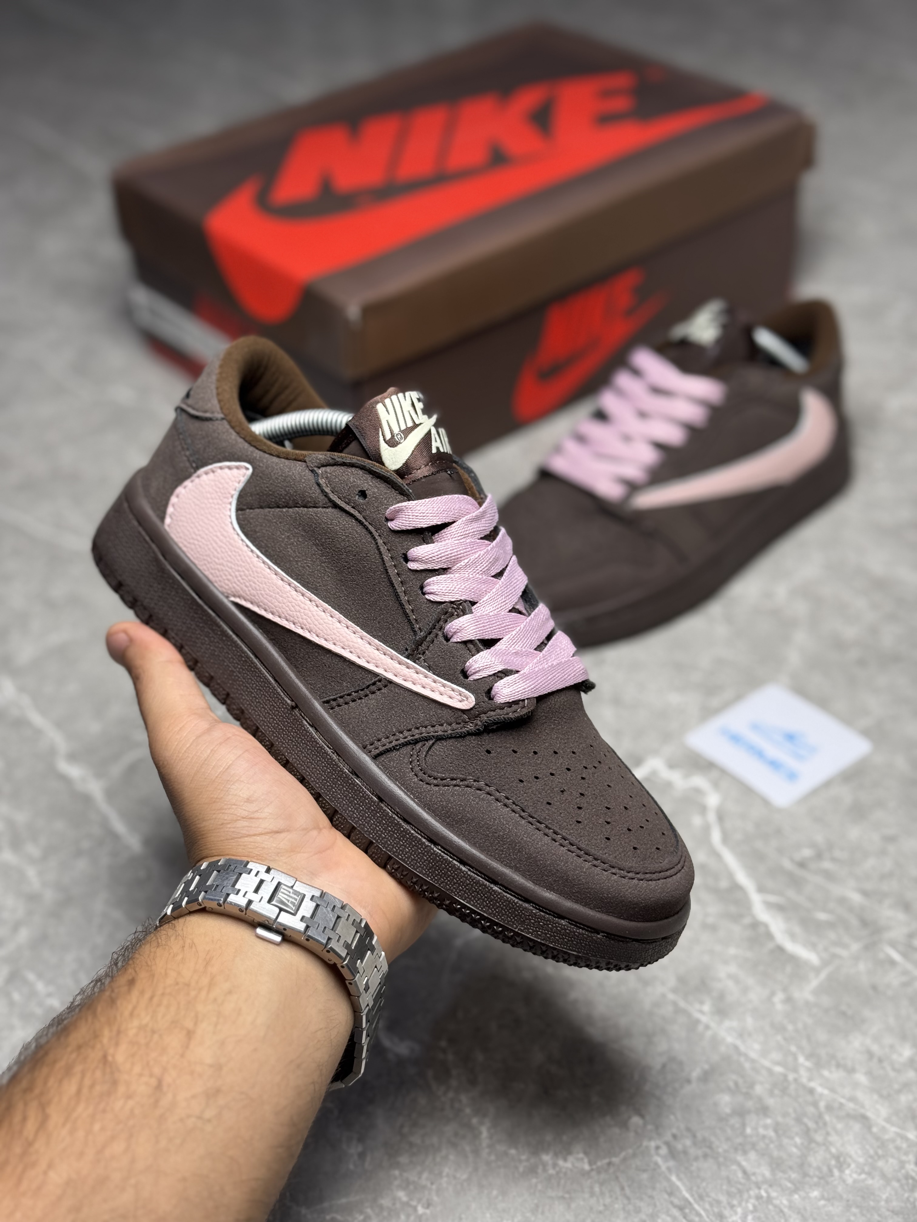 کفش زنانه نایک جردن Travis Scott mocha pinkرنگ قهوه ای صورتی